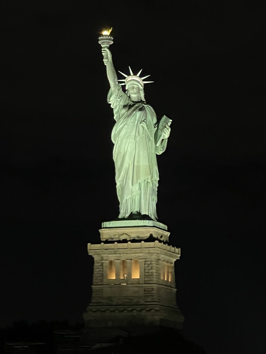 LuxembourgUN's tweet photo. “We hold these truths to be self-evident, that all men are created equal” - timeless words of the 4 July 1776 Declaration of Independence 

We wish our American friends a happy #4thofJuly as we celebrate this milestone #America250 Independence Day and our enduring friendship 🇱🇺🇺🇸 https://t.co/73ztZbw5g0