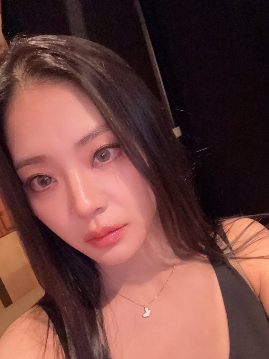 subinbbl's tweet photo. [260704] 💛🫧

💭 What do you like Bingsu?

#정수빈 #chungsubin #subin https://t.co/k8PWHThkwL