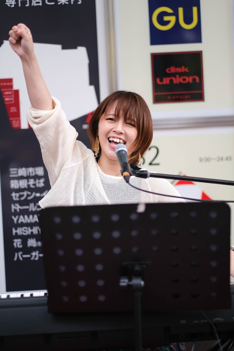 NemoLivetoPhoto's tweet photo. 2026.07.04 飯田舞さん＠川崎銀座街バスカーライブ

<セットリスト>
おかえり
つなげる未来(タンバリン曲)
Color(Cho.大森真理子さん)
大切なモノ(Cho.大森真理子さん)
キミの隣で…(Cho.大森真理子さん)

2013年辺り以来？そのくらいの長いブランクからの出演でしたがステキな歌声を聴かせてくれました☺️
（2015年7月に里果さんステージでコーラスしたことはあるかな。）