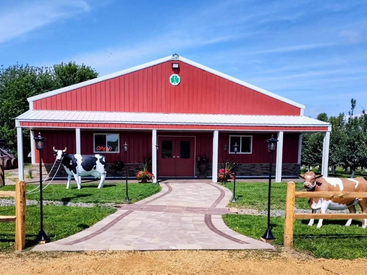 PetersPumpkins's tweet photo. 🇺🇸 Happy Independence Day, USA! ❤️🤍💙
Celebrate with fresh, local goodness! Our roadside stand is open today until 6:00 PM.
Stop by at 12860 Old Brick Yard Road, Shakopee, and stock up on your favorite fresh produce and treats. We wish you a safe, fun, and happy Fourth of July! https://t.co/nan322zrxv