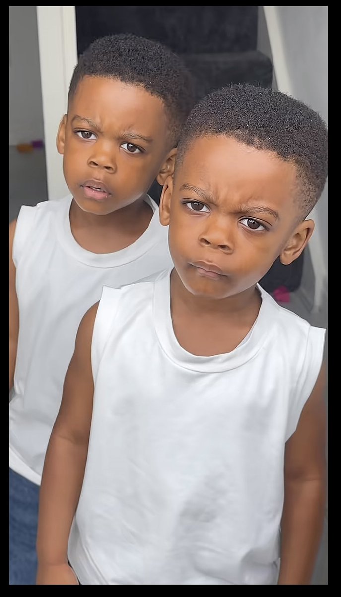 Madonnaqtoo's tweet photo. These are the most identical twins I ever saw 😂😅 https://t.co/Oyux1Utyew