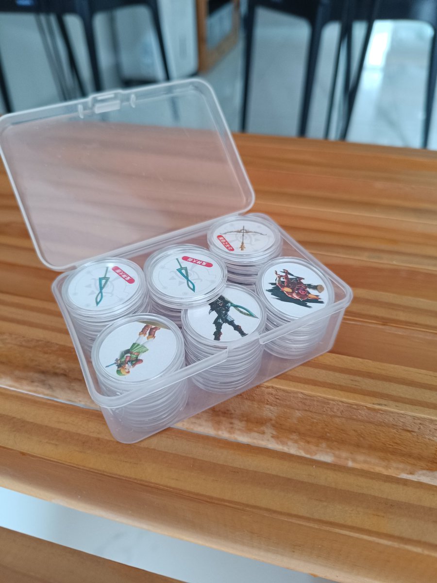 allysoncss's tweet photo. @DuDoodles Não fazia ideia que isso existia. Eu comprei da shopee essa caixa com tags de amiibos. https://t.co/hLhAJpMbNp