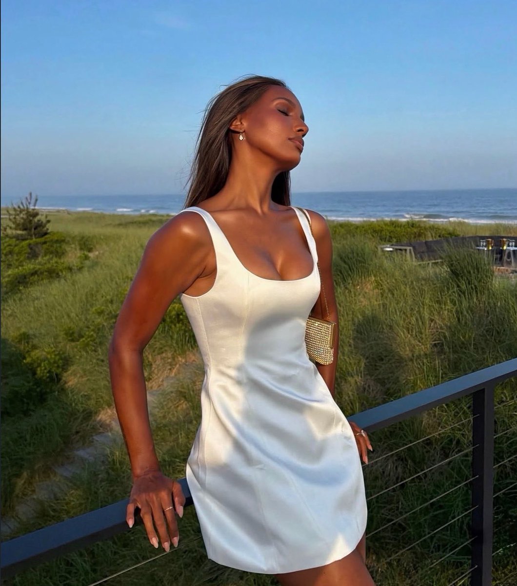 aldaphrodite's tweet photo. the ‘m’ is jasmine stands for mother. https://t.co/QbWsYKSDlV