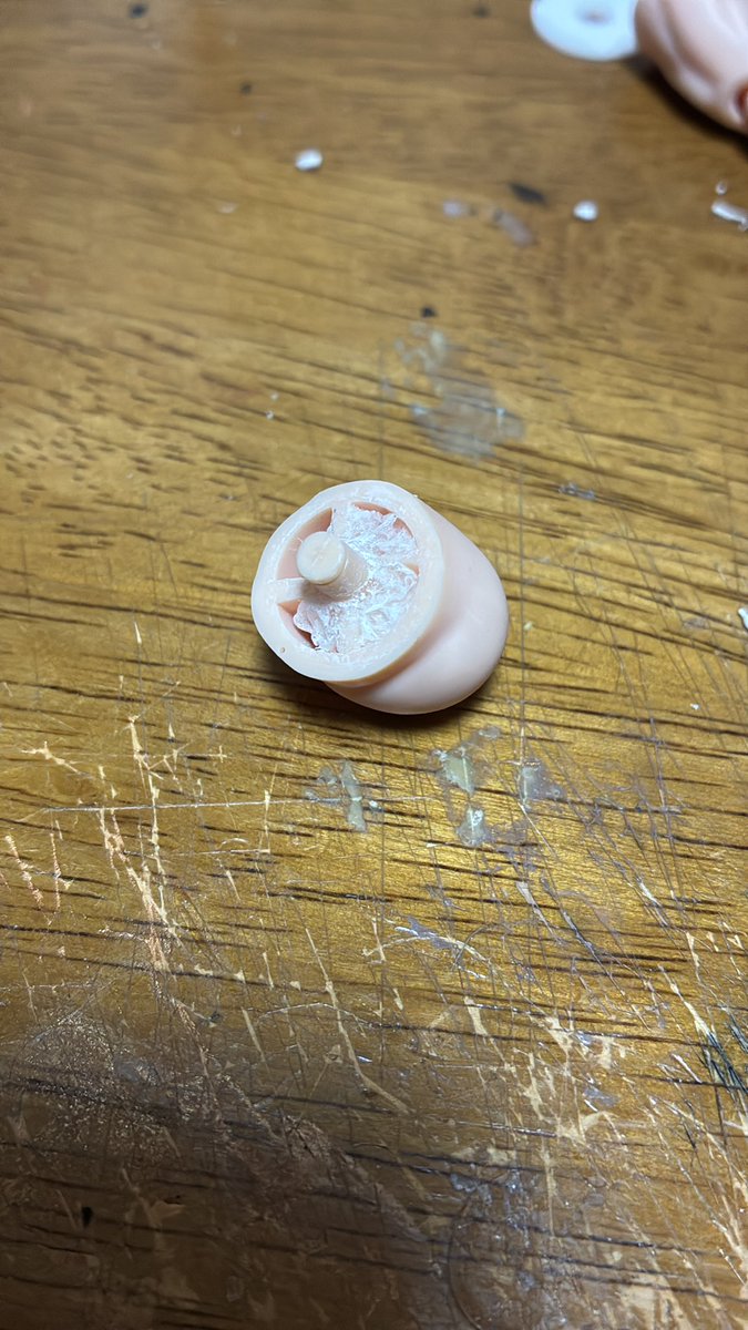 enari4's tweet photo. いまだにハメ合わせがキツ目のプラやレジン製品をイケるか…？で破損させてるせいで無駄に修復技術が上がっていく https://t.co/H6ZKjb9H55