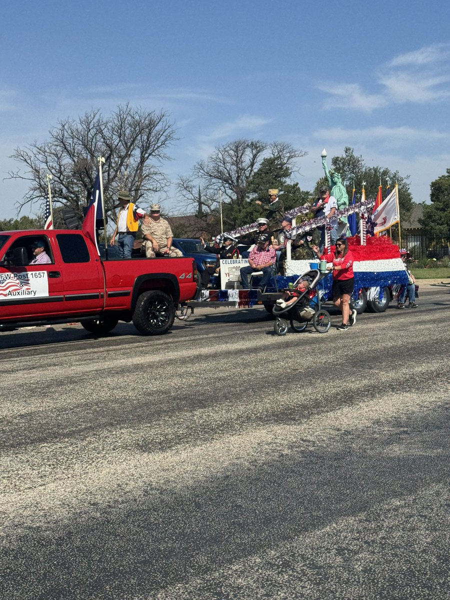 gcvctx's tweet photo. Small town America!  Happy 250th! #july4 #ruralamerica https://t.co/MEssKPIoIT