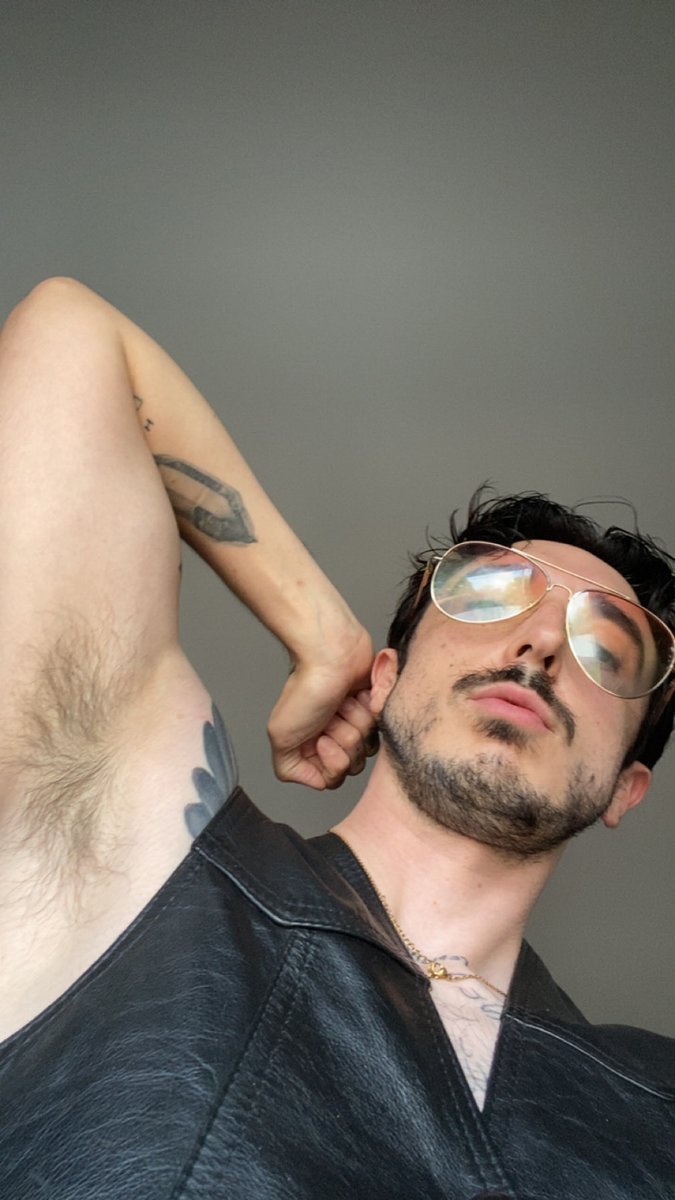 albert_gun71's tweet photo. Come sniff boy #gay #leather #leathermaster #leatherman https://t.co/2j0XEF3QW1