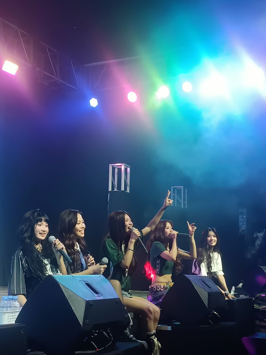 _luvh0bi's tweet photo. went home tired but I'm happy and I had fun in the event!!! 🥹🥹 Congrats KAIA!! Always proud of your five since day one 🥹🤍

KAZAIAHAN FEST WITH KAIA
#KAIA #KaZAIAhanFest #hulogbykaia https://t.co/bWcjraSSBm
