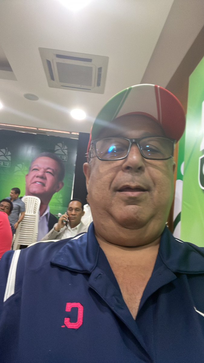 wisifn's tweet photo. Williams cifre apoya taller #FuerzaDelPueblo https://t.co/iZHn3dsgLa