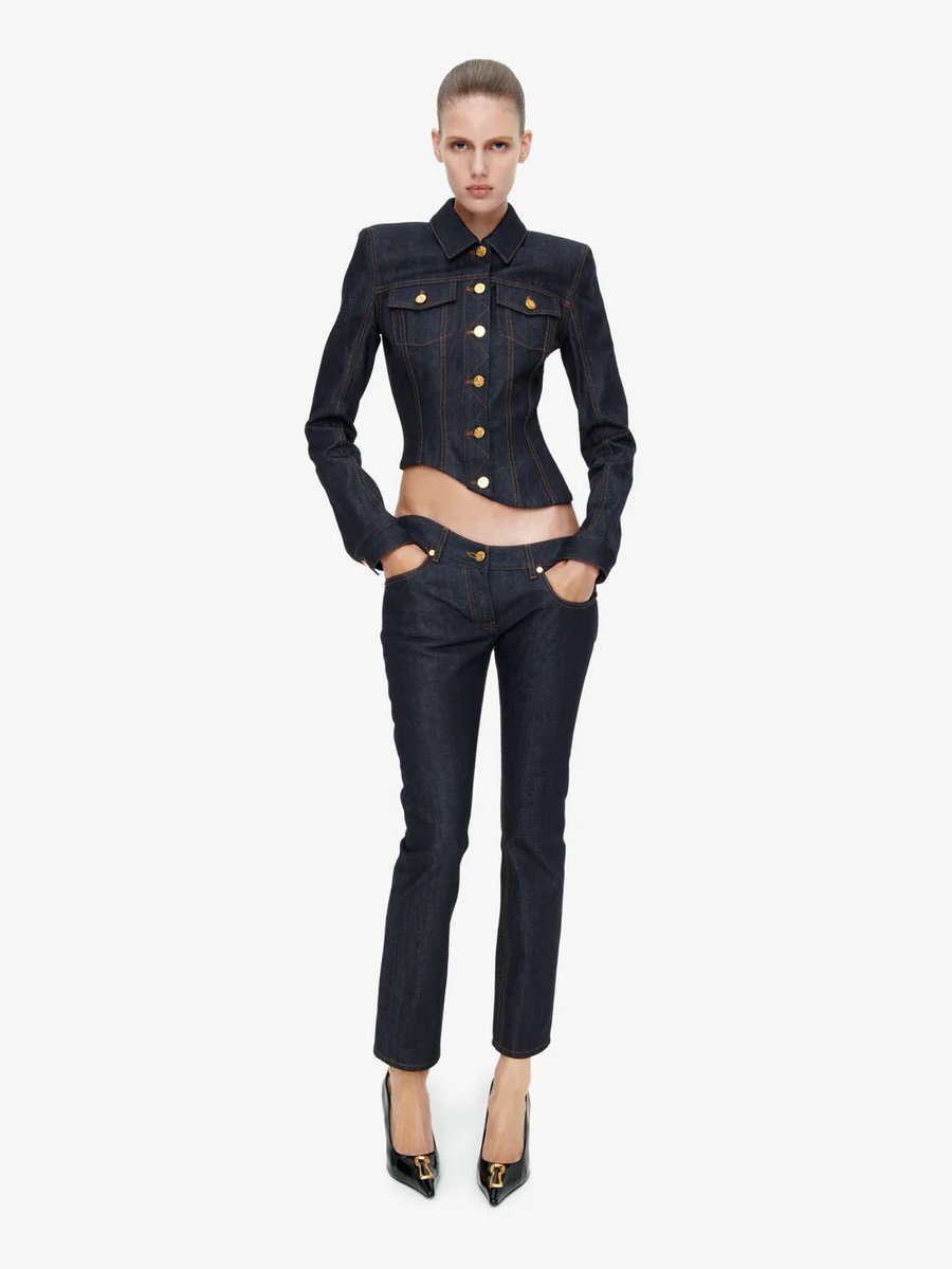 LegendaryLade's tweet photo. Schiaparelli RTW “Wave” denim set! The curved waistline is sick!🔥

The jacket is $5,100 and the pants are $3,100! https://t.co/QlwfVV2wPQ