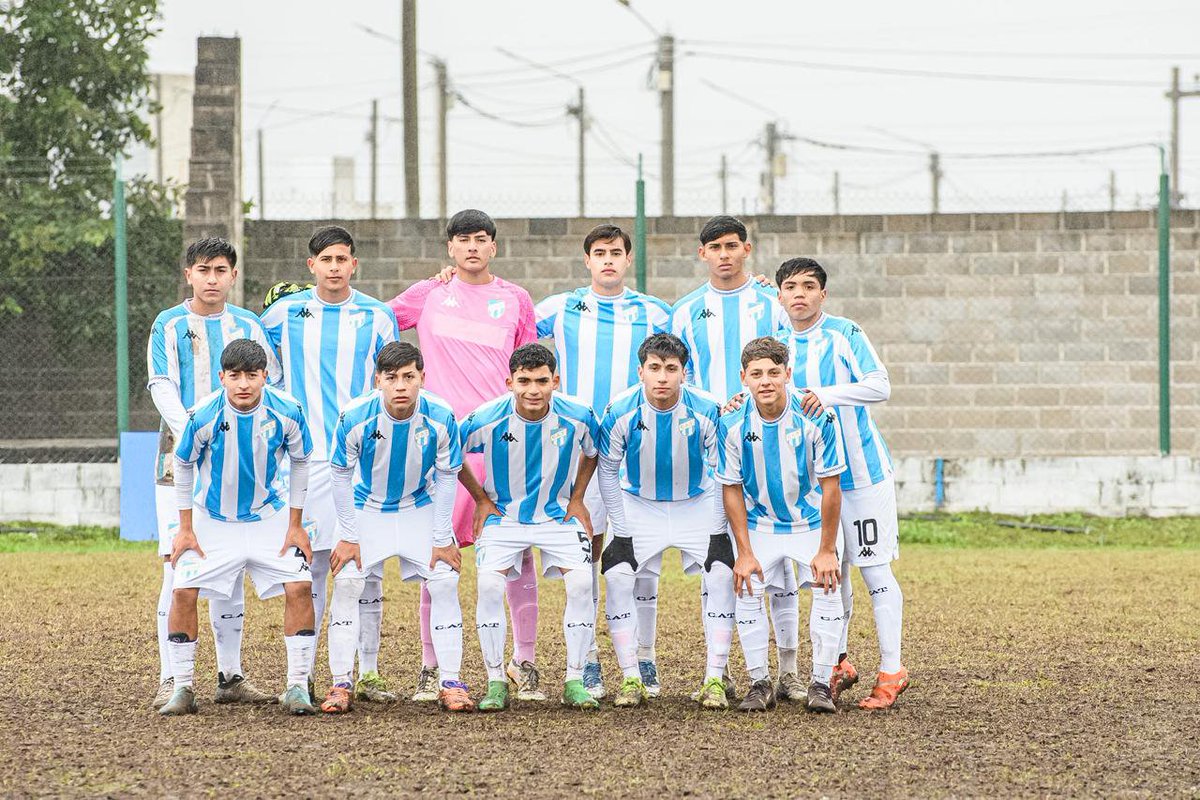 ATOficial's tweet photo. #JuvenilesLPF | 6ta División
Atlético Tucumán vs Gimnasia LP
#DaleDeca https://t.co/1bNSQBoc4g