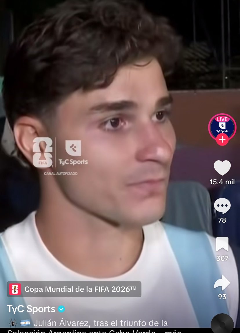 rodrigoxtini's tweet photo. su mirada por dios Juli te tengo que recomendar un álbum un mechón de pelo se llama https://t.co/pDVHjrKBP0