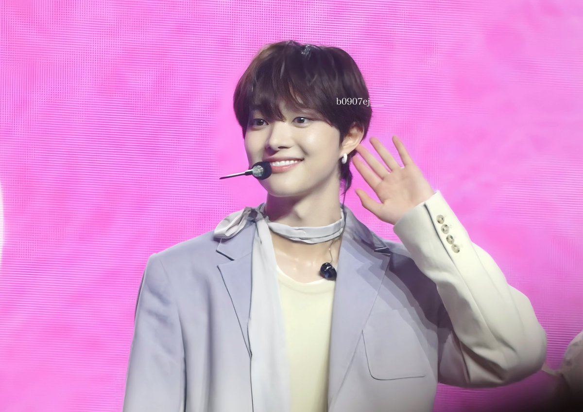 예의주시 tweet media