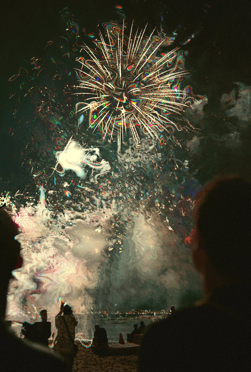 photonisdead's tweet photo. Fireworks on Psychedelics https://t.co/CzaSqpM5GJ