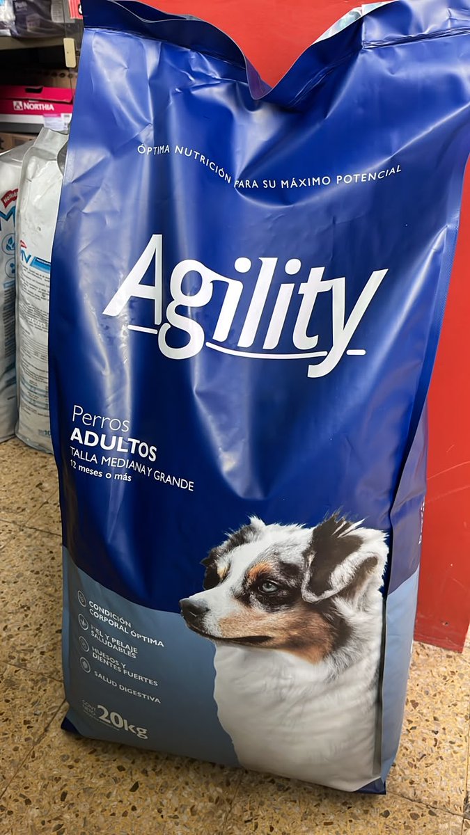 AAnimal60696's tweet photo. Costó! Pero logramos comprar una bolsa para Cosmo, Bruna y Timo! Gracias a los colaboradores y a vos @aaguvolpato por tu apoyo cada vez que lo necesitamos!
El alias es ayuda.rescate1mp para quienes quieran ayudarnos con el morfi ya que ellos no eligieron nacer en la calle ! https://t.co/Xdc2TSpF0K