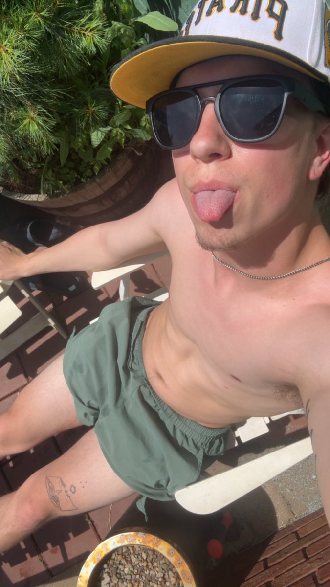 remsoko's tweet photo. Summer time body is full bloom🪬🌊 https://t.co/Kn6Frj5etn