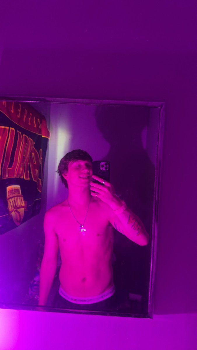 remsoko's tweet photo. Summer time body is full bloom🪬🌊 https://t.co/Kn6Frj5etn