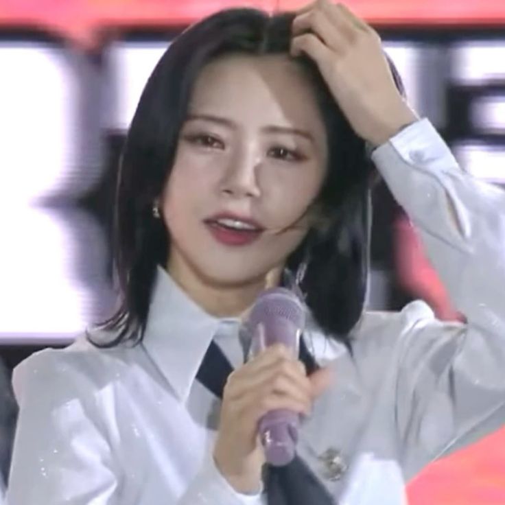 itselsayoohyeon's tweet photo. here to remind you about this minji: https://t.co/907P5T28Fp