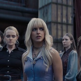 acervograce's tweet photo. “eu penso no meu broche de tordo e em como ele significa algo completamente diferente agora que eu sei que sua antiga dona era maysilee donner, a tia da madge, uma tributo que foi assassinada na arena.” — jogos vorazes: amanhecer na colheita. (2025) https://t.co/2Yq4N2wY2Y