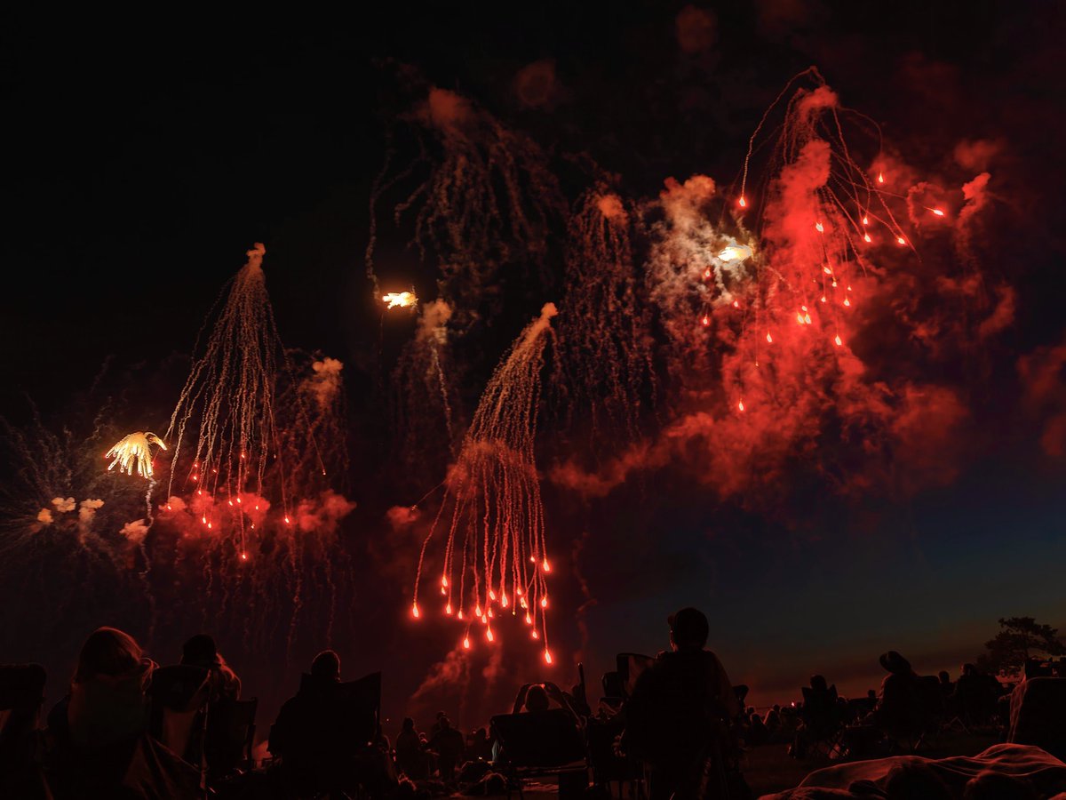 fahim_al_mahmud's tweet photo. Happy Fourth of July, America ๐บ๐ธ
Here are some of the pics I captured last year โจ
Shot on OnePlus 13 powered by @Snapdragon ๐ธ
#SummerSilhouettes #ShotOnSnapdragon #shotOnOnePlus https://t.co/QPj8W8nEC6
