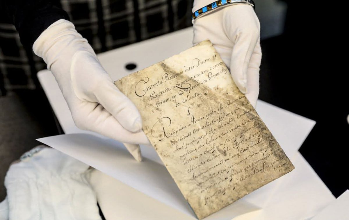 OlenaRohoza's tweet photo. The National Archives of Sweden preserve the original Latin version of the first Ukrainian constitution—Pacta et Constitutiones Legum Libertatumque Exercitus Zaporoviensis ("Pacts and Constitutions of the Laws and Liberties of the Zaporizhian Host").

The document was written on April 5, 1710, in Bender (a port city on the Dniester River).

It was adopted 77 years before the U.S. Constitution (1787), 81 years before the Polish Constitution (1791), and 81 years before France's first written Constitution (1791).

Thirty years ago, on this day, Ukraine's Verkhovna Rada adopted the Constitution of modern independent Ukraine, which had emerged from Soviet rule, thanks be to God.

Under this Constitution, it is the duty of the government to protect our lives, health, and security.

Some Western commentators who describe Ukrainians as a "young nation" might do well to remember that 316 years ago, Pylyp Orlyk, using nothing more than a goose quill, drafted one of the earliest constitutions in Europe. 😉