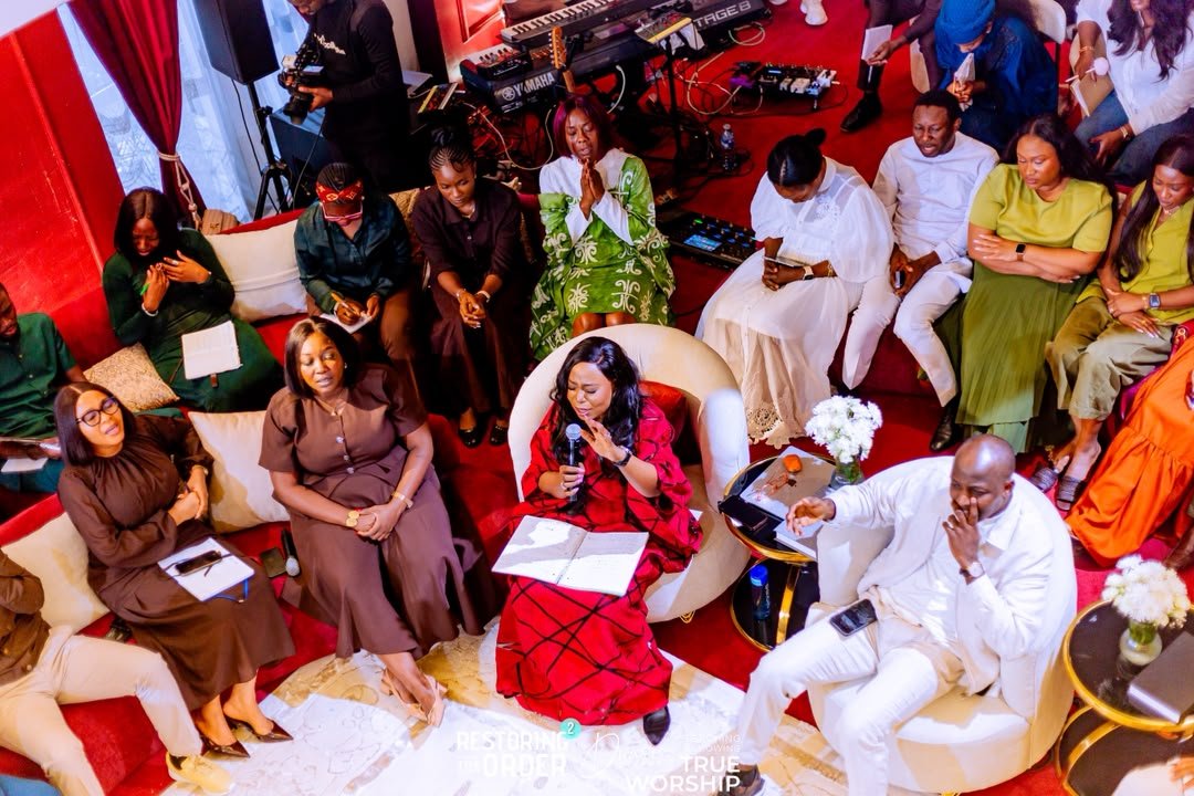 outpouring_live's tweet photo. It was a night of genuine transformation yesterday as Apostle Isi Igenegba showed us the true meaning of worship. 

She emphasized that according to the pattern of God, worship is not an instrument on the outside; worship is the instrument of the Spirit within you. https://t.co/W3xiLMBgJk
