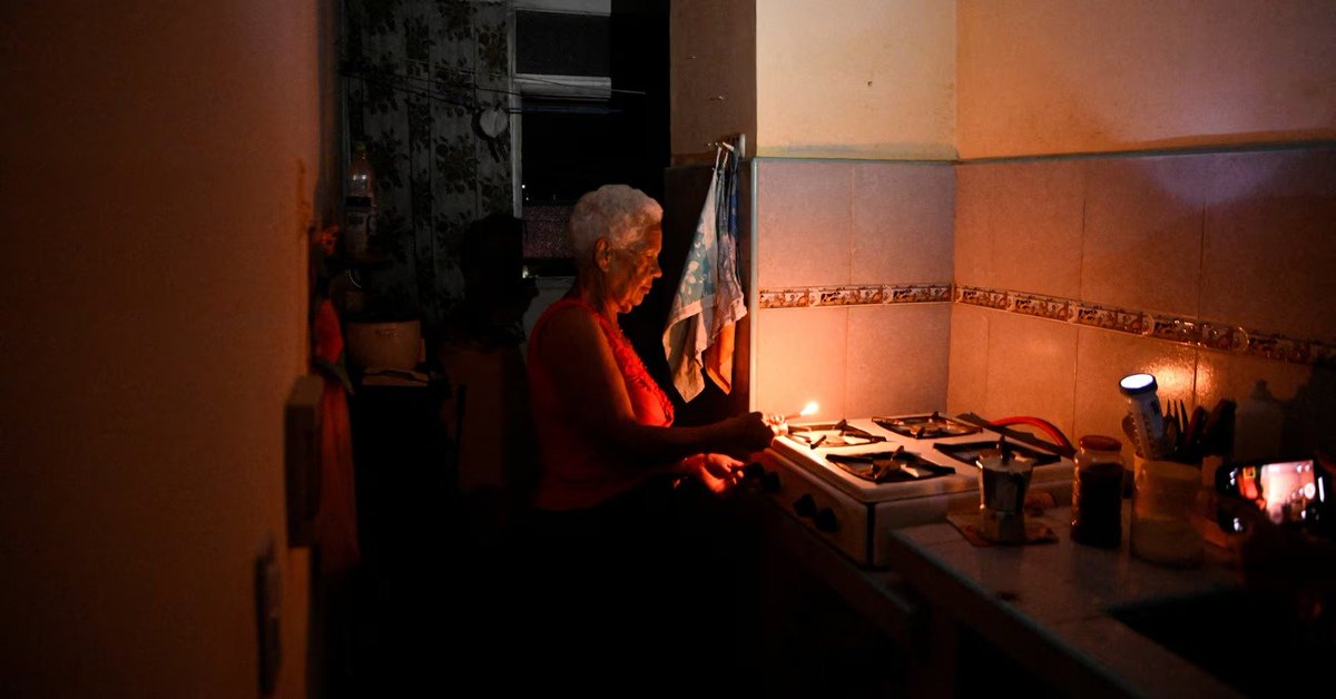 kubadostluk's tweet photo. ☀️🇨🇺 Küba'ya Güneş Topluyoruz!  

Küba bugün ciddi bir enerji kriziyle karşı karşıya. Elektrik kesintileri yalnızca günlük yaşamı değil; temiz suya erişimi, tarımsal ve sanayi üretimini, eğitim ve sağlık hizmetlerini de doğrudan etkiliyor.

Derneğimiz, Ankara Valiliği’nden aldığı izin ve Küba Devleti ile yaptığı protokol doğrultusunda bir dayanışma kampanyası başlattı.

☀️ Küba’ya Güneş Topluyoruz! 
💛 Bu karanlığı birlikte aşacağız!

📍 Siz de bu onurlu dayanışmanın parçası olmak için:

JOSE MARTİ KÜBA DOSTLUK DERNEĞİ 
Remzi Oğuz Arık Mahallesi, Büklüm Caddesi, No: 38/7, 06680, Çankaya Ankara  

TÜRKİYE İŞ BANKASI 
Şube Adı: Meşrutiyet 
Şube Kodu: 4213 
SWIFT Kodu: ISBKTRIS  

TL HESABI 
Hesap No: 1250379 
IBAN: TR98 0006 4000 0014 2131 2503 79  

USD HESABI 
Hesap No: 1098551 
IBAN: TR02 0006 4000 0024 2131 0985 51  

EURO HESABI 
Hesap No: 1098584 
IBAN: TR81 0006 4000 0024 2131 0985 84

*Ankara Valiliği izni ve 06.2026.4513 faaliyet numarası ile

#Küba #Cuba #100AñosConFidel #Fidelle100Yıl #NoMásBloqueo #CubaNoEstaSola #CubaVencera