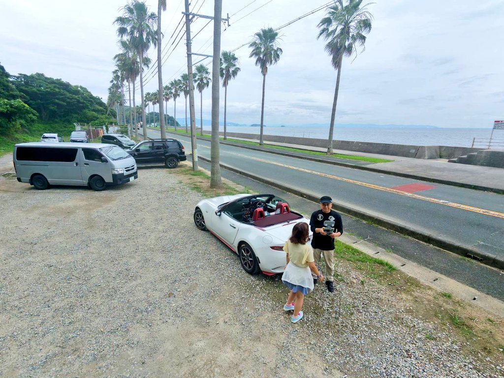 kayoi13's tweet photo. 昼間のメロン狩り🍈からの蒲フォルニア🚗🌴
予報は昼から雨でしたがなんとかもってくれて良かった☁️🎶
➃はドローンが撮ってくれたやつ👌普段なかなか見ない画角やね😁🚗🎶（笑）

#蒲フォルニア https://t.co/sDYe6baydC