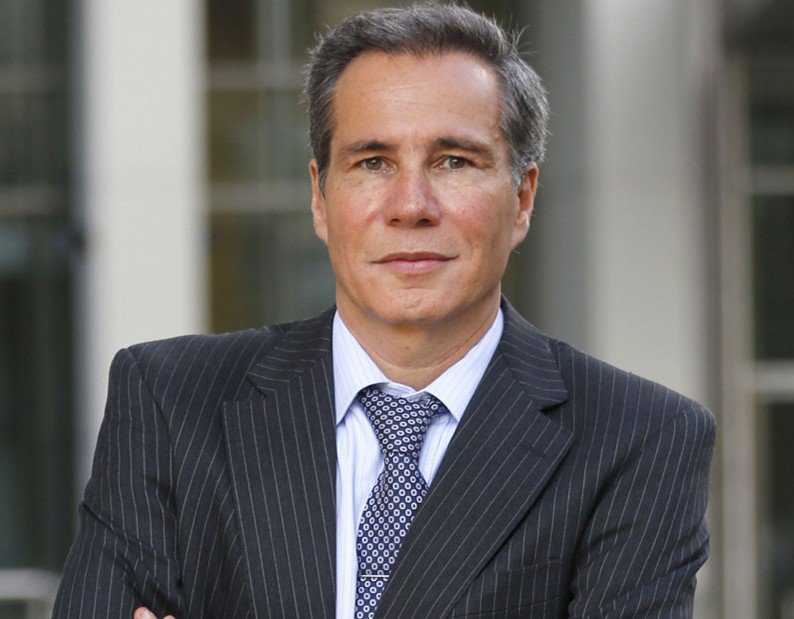 craspyyyy's tweet photo. nisman hoy tendria 62 años si julian le hubiera disparado https://t.co/5JvENDNZdQ