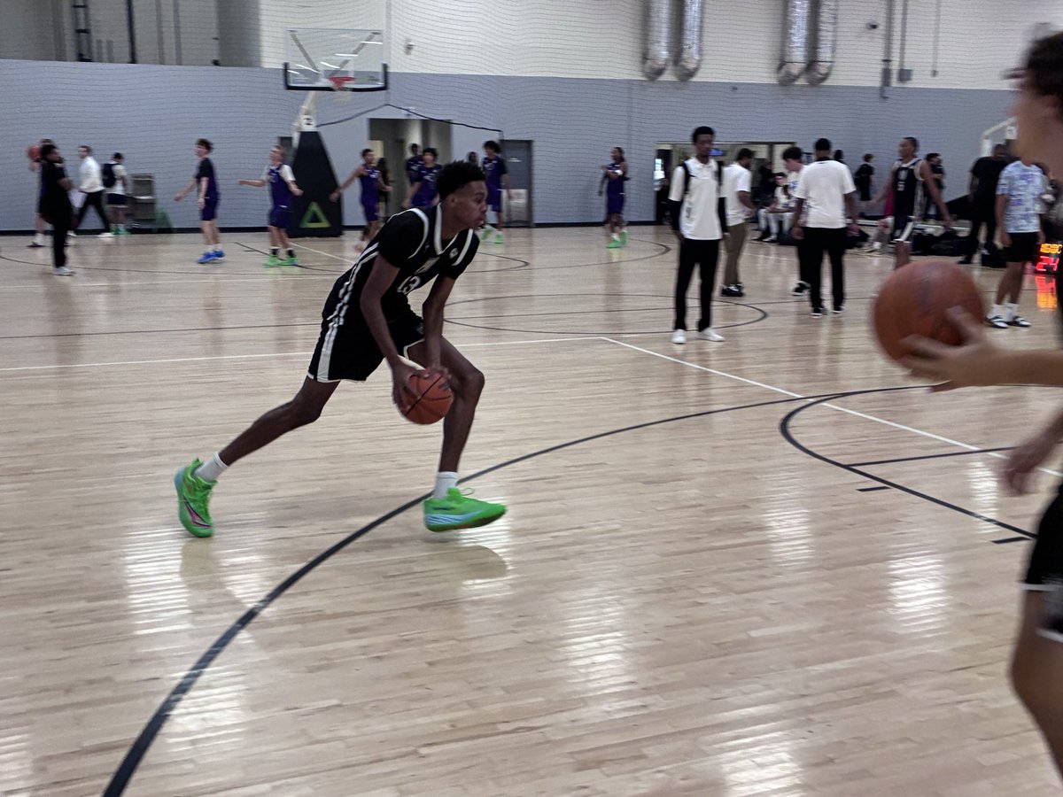krisjohnsonlive's tweet photo. Here at AIM Sports Complex in Seal Beach checking in on Team CPSA (2027 King Rachal, 2028 Jakobi Oware) https://t.co/LZxaXnyIIQ