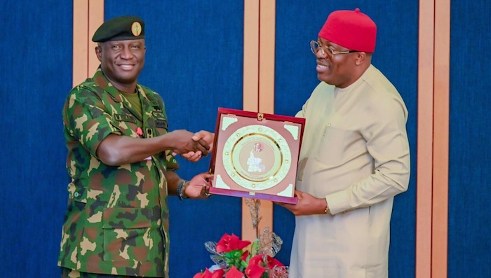 ARISEtv's tweet photo. Governor Siminalayi Fubara pledges continued support for the Nigerian Army, citing improved security and rising crude oil production. https://t.co/NNcRDwap7N https://t.co/67ZzebAaZ3