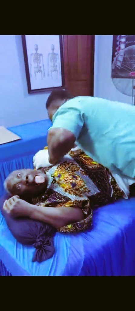 dareybobo's tweet photo. @biggestposh Ah 😭 ... No off mama o 😭🤲🏾 https://t.co/lJrURzfoVe