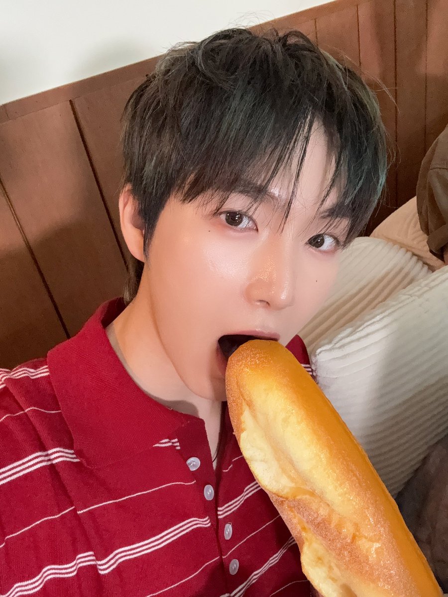 autemis_'s tweet photo. spontaneously joining in last minute! 😅
#ForXSelcaDay #FXSD #Omega_X #오메가엑스 https://t.co/LGxKbA1lcg