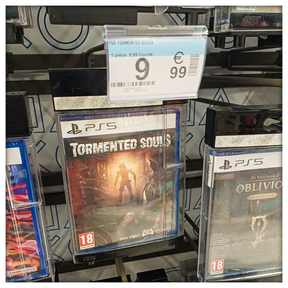 MisterKyleHyde's tweet photo. La démo ne m'a jamais vraiment emballé, mais pour 10 balles, on va pas dire non, je vais lui refiler sa chance ! #tormentedsouls #ps5 #soldes https://t.co/WHdbbX5Zzw