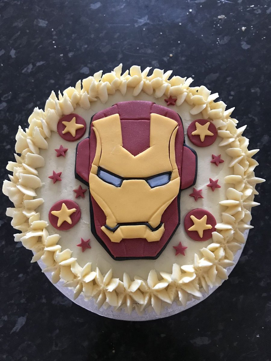 juniperlouisee's tweet photo. figured i would make steve a cake for his birthday and was looking for ideas on pinterest.. which one should i make him guys 😁😁 

(IM KIDDING IM KIDDING ILL MAKE A NICE ONE I SWEAR) https://t.co/7gSUxz7fAS