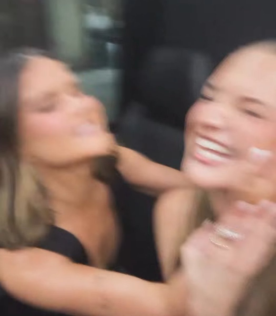 ethansflavor's tweet photo. i love these two women so much, i need a collab so bad https://t.co/Fq2UwfGM0E