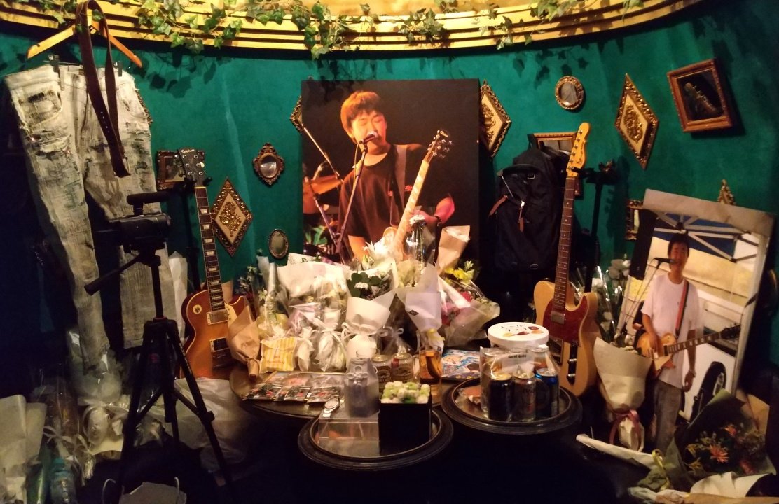 Cker2Thef9385's tweet photo. 今日は元B-DASHのGONGONさんの命日

頑張る時はゴンゴン語のアップテンポな曲を、落ち込んだ時は日本語詞の暖かな曲を聴いてなんとか今まで乗り越えてきました

これからも僕はGONGONさんと共に、そしてGONGONさんの分まで生きていきます

R.I.P. GONGON FOREVER

#GONGON
#BDASH https://t.co/pDDwbwSSEU