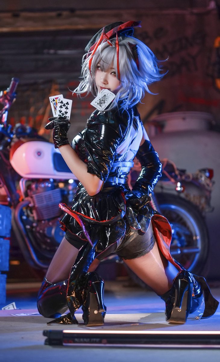 vbehui's tweet photo. 悄悄发一组女朋友前段时间拍的cos

#cosplay #明日方舟 #维什戴尔 #ntr #wataa #chudai https://t.co/revk4KWoWx