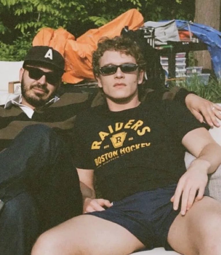 zhuraavli's tweet photo. hrtwt has been irritating me since december with every variation of “ilya is hotter than connor” when the hottest ilya pics #tome are the bts ones where it’s connor chilling https://t.co/RcwI5kfadt