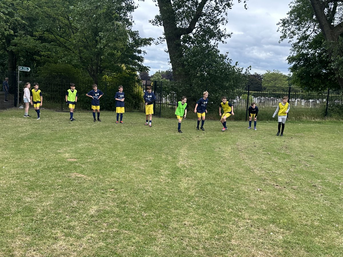 venicebeach73's tweet photo. Quick warm up before our woolton inter league friendly v MSB Woolton Rotterdam today https://t.co/yeL3RNvX46