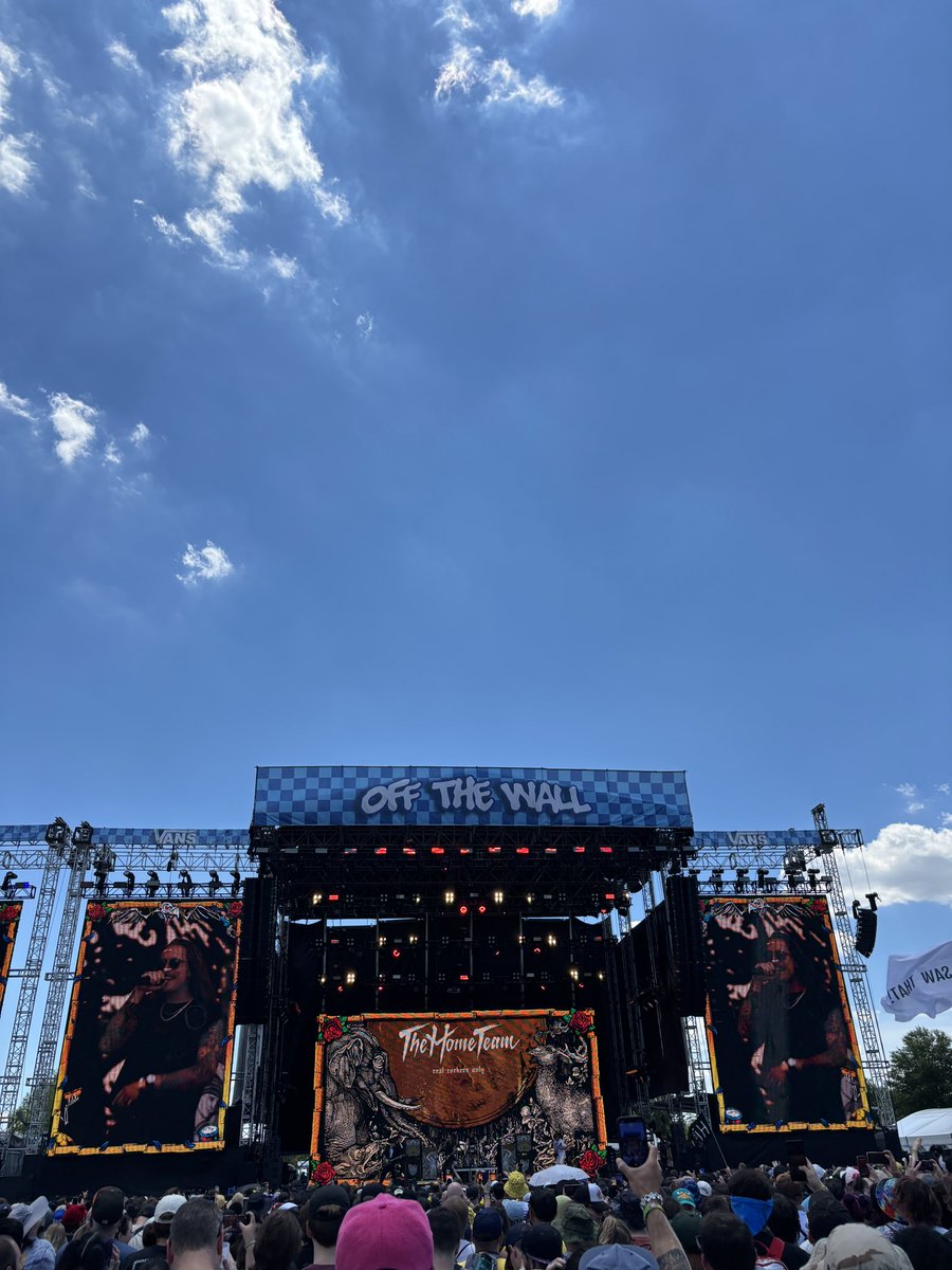 amagreen17's tweet photo. @SOTSPodcast Let’s gooo! Loved seeing them at Warped in DC https://t.co/aUrqLYvkU0