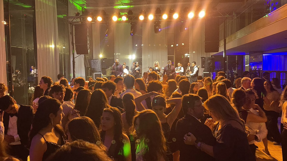lasextrellas's tweet photo. PROM DEL LICEO FRANCÉS . Que bonita fiesta en el Carmel club de Bogotá . 3 de julio de 2026 ❤️❤️👏🏻 https://t.co/UlOLTNRVv9