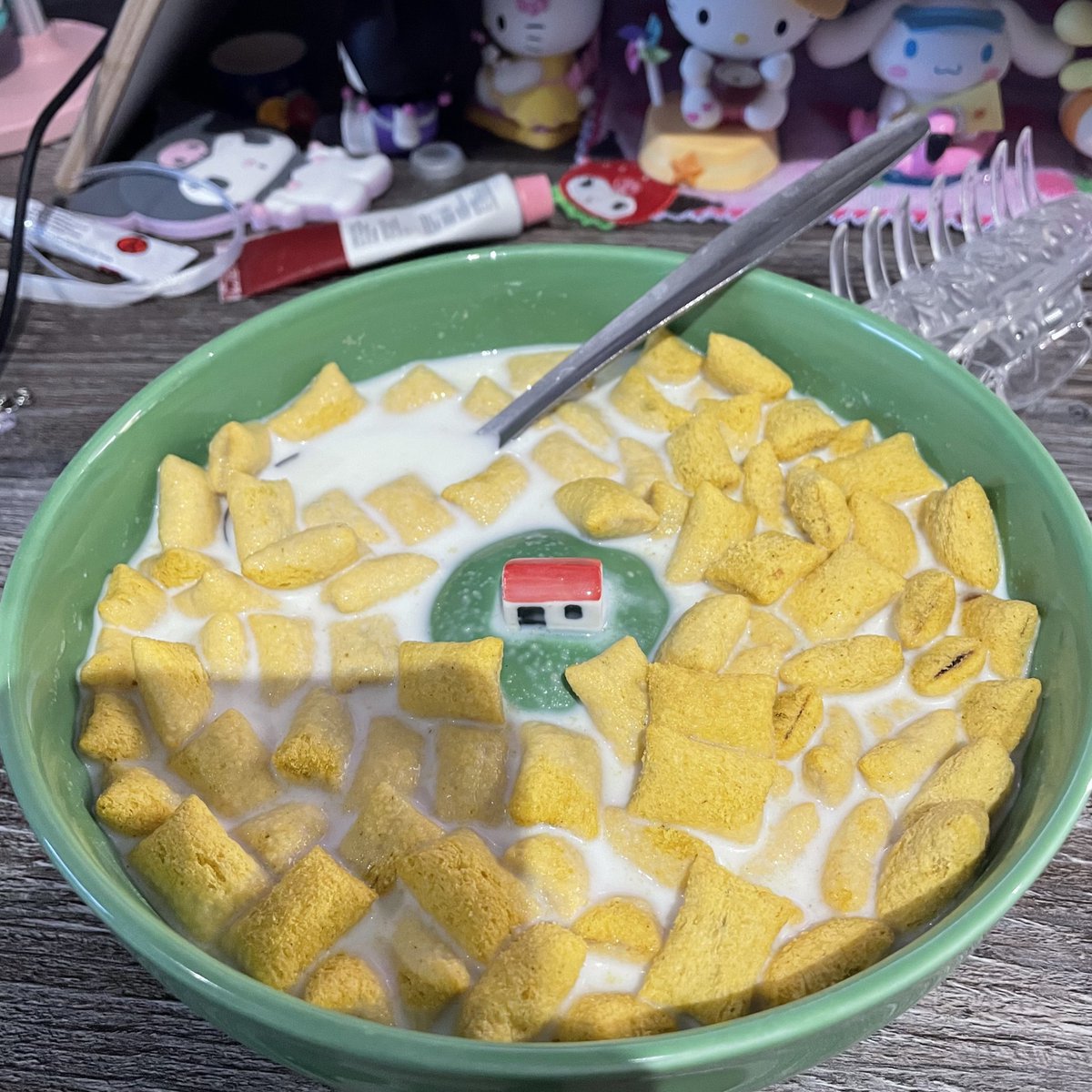 cakeshop's tweet photo. thinking about this krave cereal that i had almost every other day for 4 years when i was living in england ..... i miss her https://t.co/kPwEeUH75a
