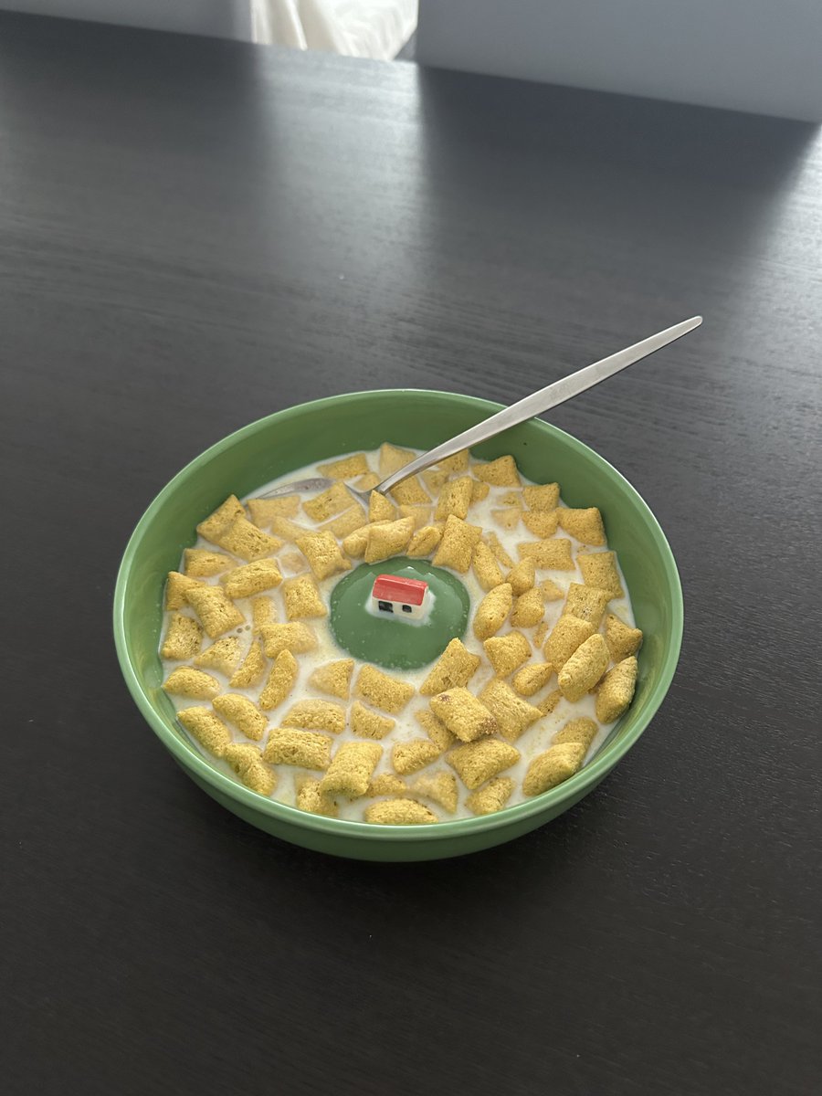 cakeshop's tweet photo. thinking about this krave cereal that i had almost every other day for 4 years when i was living in england ..... i miss her https://t.co/kPwEeUH75a