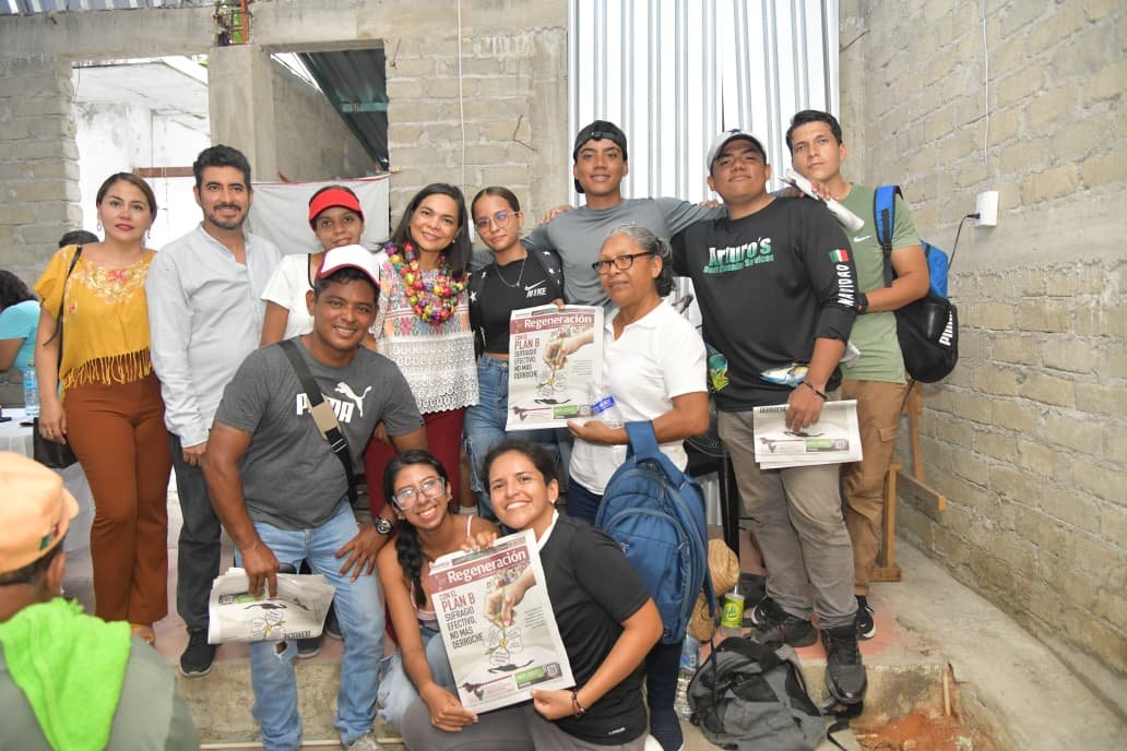 Beatriz_Mojica's tweet photo. Con mucho gusto acompañamos a las y los voceros de Acapulco en la Asamblea en Defensa de la Soberanía Nacional.

Fue un gusto saludar, escuchar y convivir con mujeres y hombres que, desde muy temprano y con gran esfuerzo, contribuyen todos los días a mantener informada a nuestra comunidad. Gracias por su cariño, su confianza y por ser parte de este gran encuentro. Sigamos construyendo, en unidad, un México más fuerte y un Guerrero con más oportunidades. 🇲🇽❤️