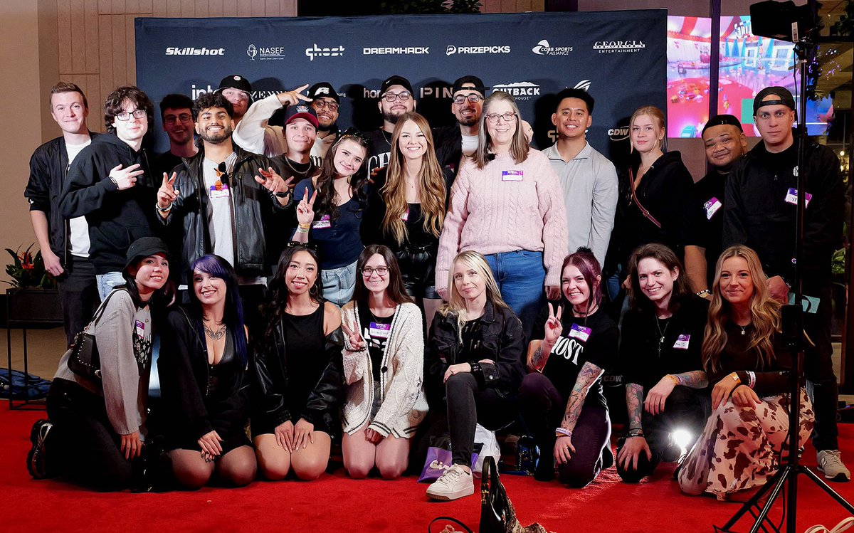 Ghost_Req's tweet photo. Blessed to celebrate another Birthday and I’m grateful for my friends that have become FAMILY along the way ❤️

Have a Happy 4th and be safe everyone 🥳 https://t.co/YmP2PI1jY8