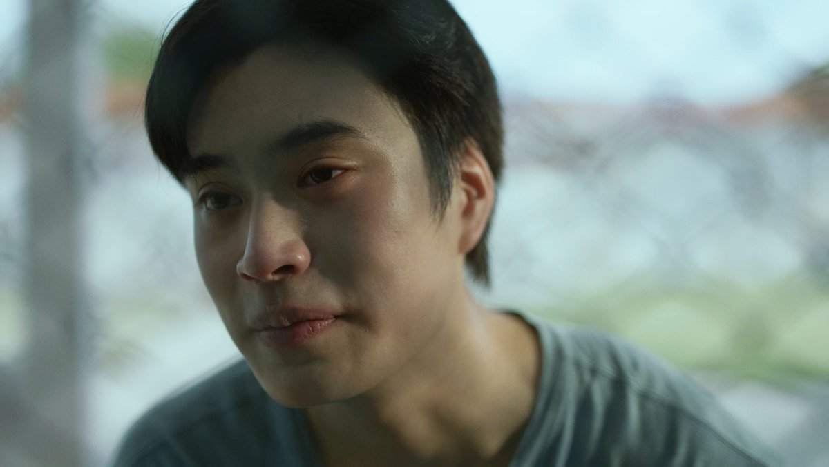 gem4mysunflower's tweet photo. i can't stop appreciating gemini's acting here like the way he was trying to hide his pain from his mother because he knew his mother sacrificed everything just so that he could live and he didn’t want to show his mom that he wasn’t living well. He teared up and he did so well and it was so natural because it came to him just so easily. The pain a child would feel if they saw their parents cry and hurt because of them even though they wanted to but he knew at the end of the day he was the cause of the entire situation. He showed as if he went through it in real life. NORAWIT THE ACTOR YOU ARE 

#TicketToHeavenFinalEP