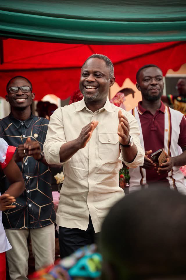 AkandohS's tweet photo. Hon. Kwabena Mintah Akandoh commissioned the Komeamaa CHPS Compound and the newly constructed Male Ward, Female Ward, and Emergency Unit at the Mafia Health Centre, all funded through my MP’s Common Fund. 

He also presented essential medical equipment to the Juaboso . https://t.co/pQyqGIQpuV