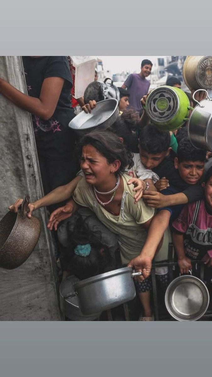 panshed's tweet photo. Where are you, world? Look at the children of Gaza—see how they struggle just to secure a bite to eat. https://t.co/Uas3xyzpsl