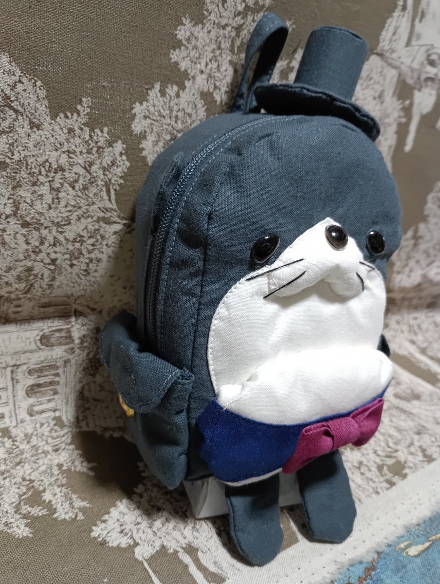 ChoryMugi_'s tweet photo. ファスナーの向きを逆に付けてしまったので作り直し～～～ｗ
でも試作より可愛く出来たので満足である( ´∀`)
#FF14
#セニョール・ウソウソバック https://t.co/A2GAJZT2xx