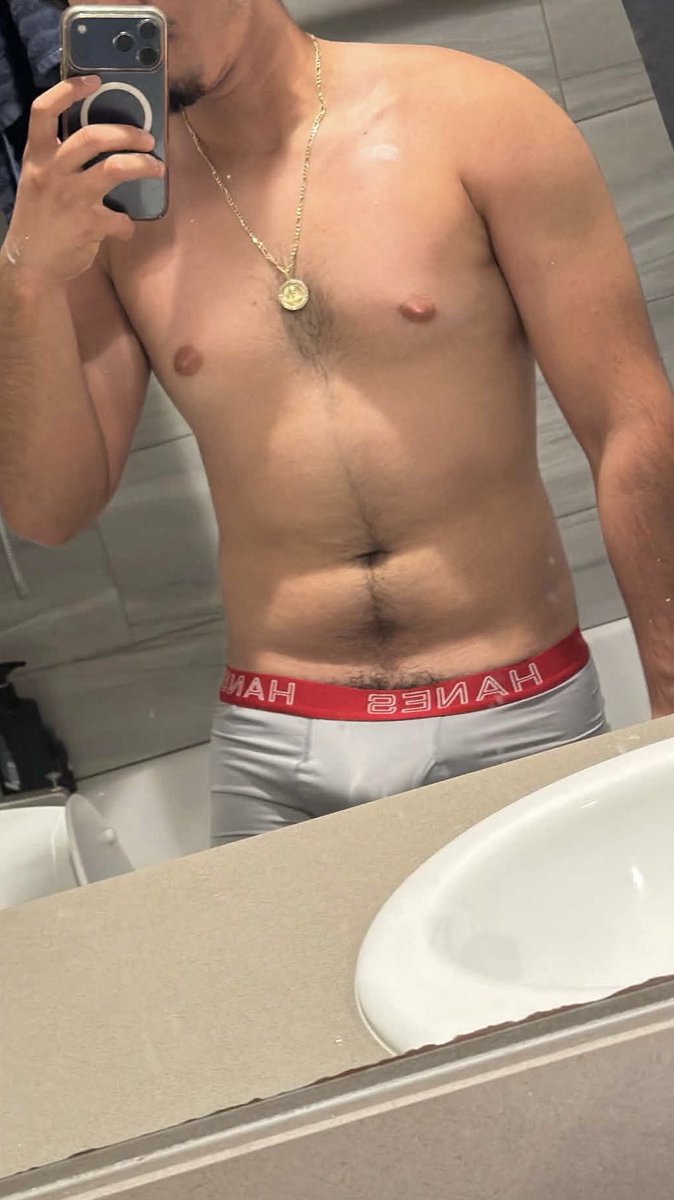 Juli011o's tweet photo. Dm to trade #straight #latino #latinas #nsfwtwt #send #freak #nsfw #horny #bulge https://t.co/KN7E4E1YNT